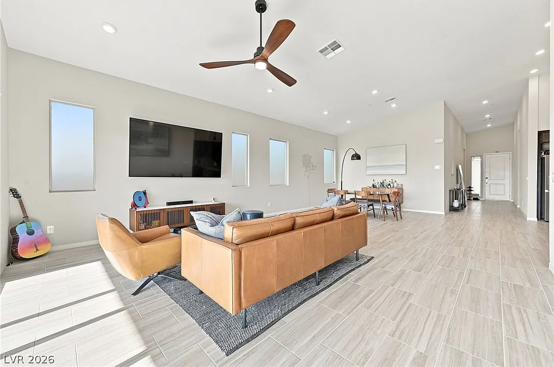 3 bed, 2.5 bath, 2177 sqft, $4,000 — Photo 4