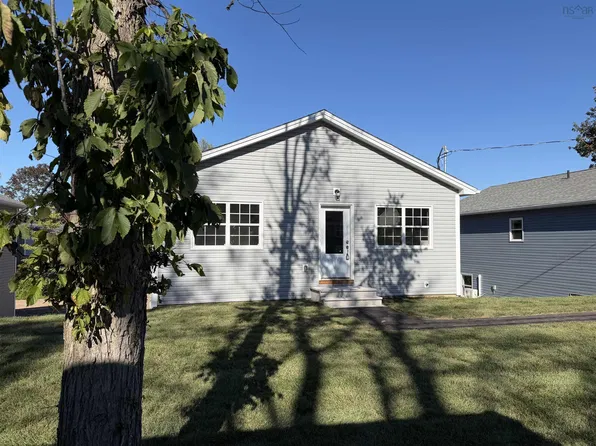 30 Willow St #Ws-2, Hantsport, NS B0P 1P0