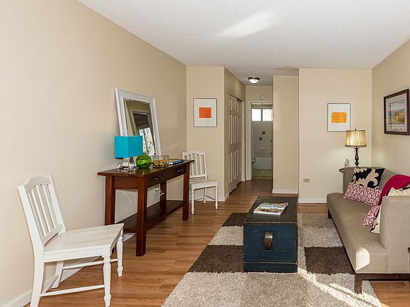 3rd image of 1045 N Pennsylvania St APT 201