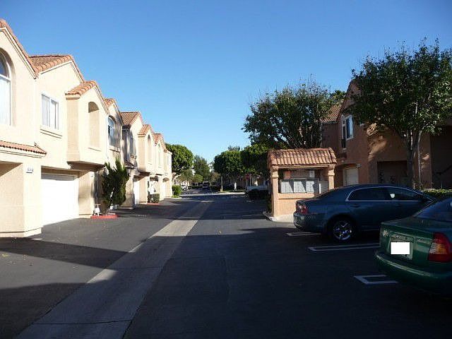 2nd image of 1227 Oyster Pl