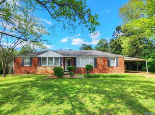 2108 Barrywood Rd NW, Huntsville, AL 35810