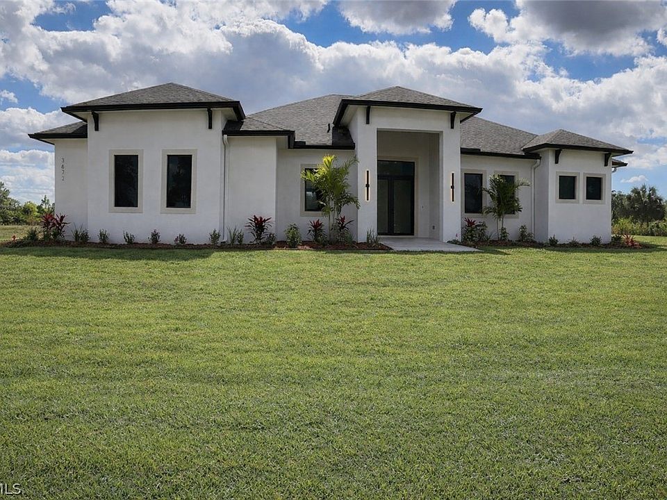 1st image of 3672 68th Ave NE