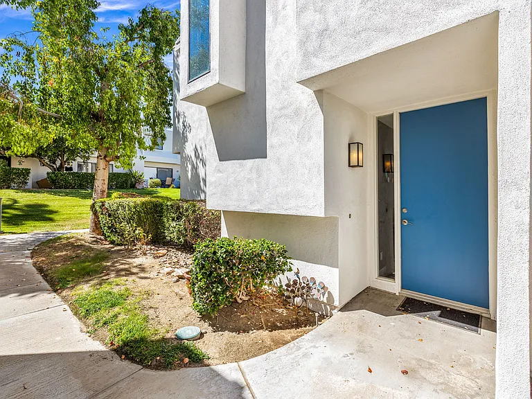 48950 Desert Flower Dr — Photo 36