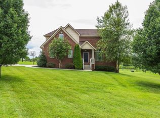 201 Squires Pointe Rd, Paris, KY 40361