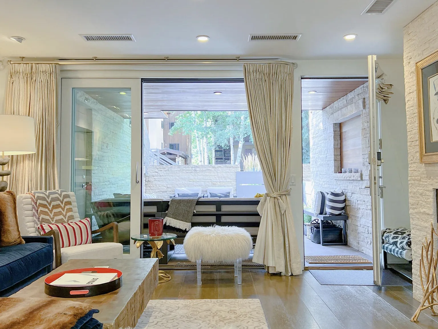 2 bed, 778 sqft, $18,000 — Photo 3