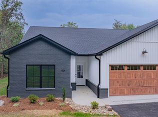 1521 Carroll Creek Rd, Johnson City, TN 37615