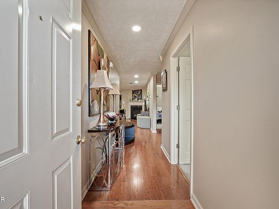 3rd image of 141 Creekwood Way
