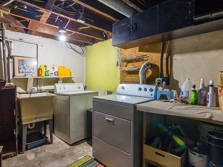2322 NW Kearney St — Photo 14