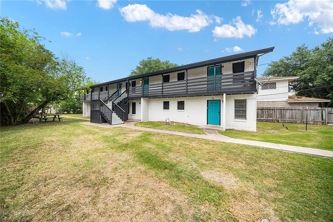 1 bed, 3834 sqft, $800 — Photo 2