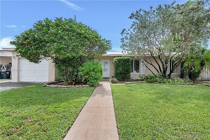 1st image of 17861 SW 89th Ct