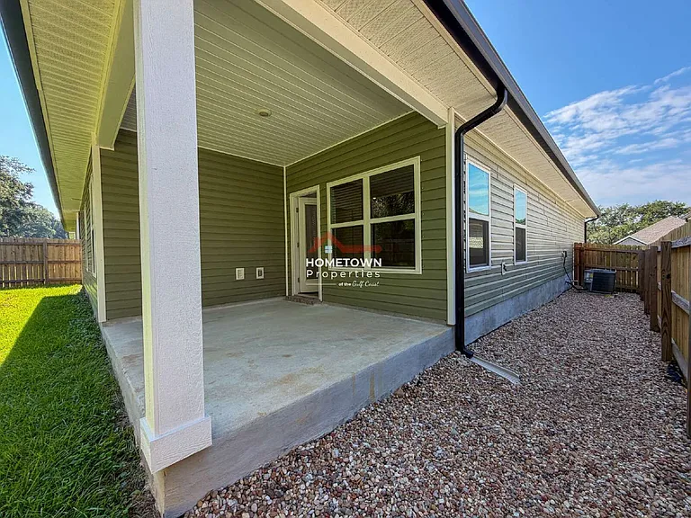 220 Camellia Dr — Photo 35