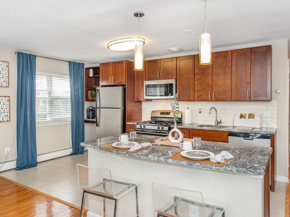 253 Lafayette Rd #2D