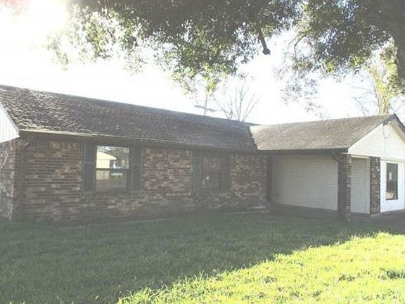 4th image of 3728 Baker Dr