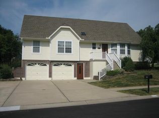 2123 NE 3rd St, Blue Springs, MO 64014