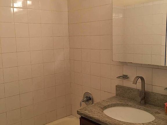 5th image of 83-30 Vietor Ave #5