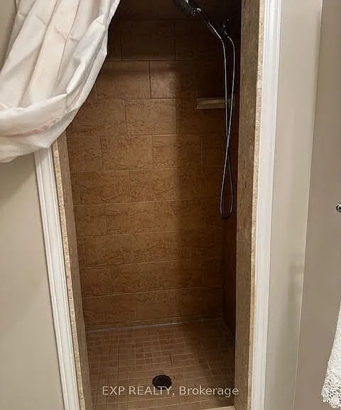 49 Governor Cres #BASEMENT — Photo 9
