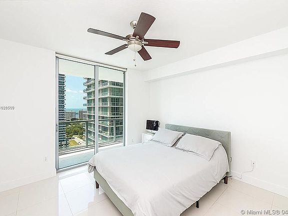 4th image of 1111 SW 1st Ave APT 3218-N