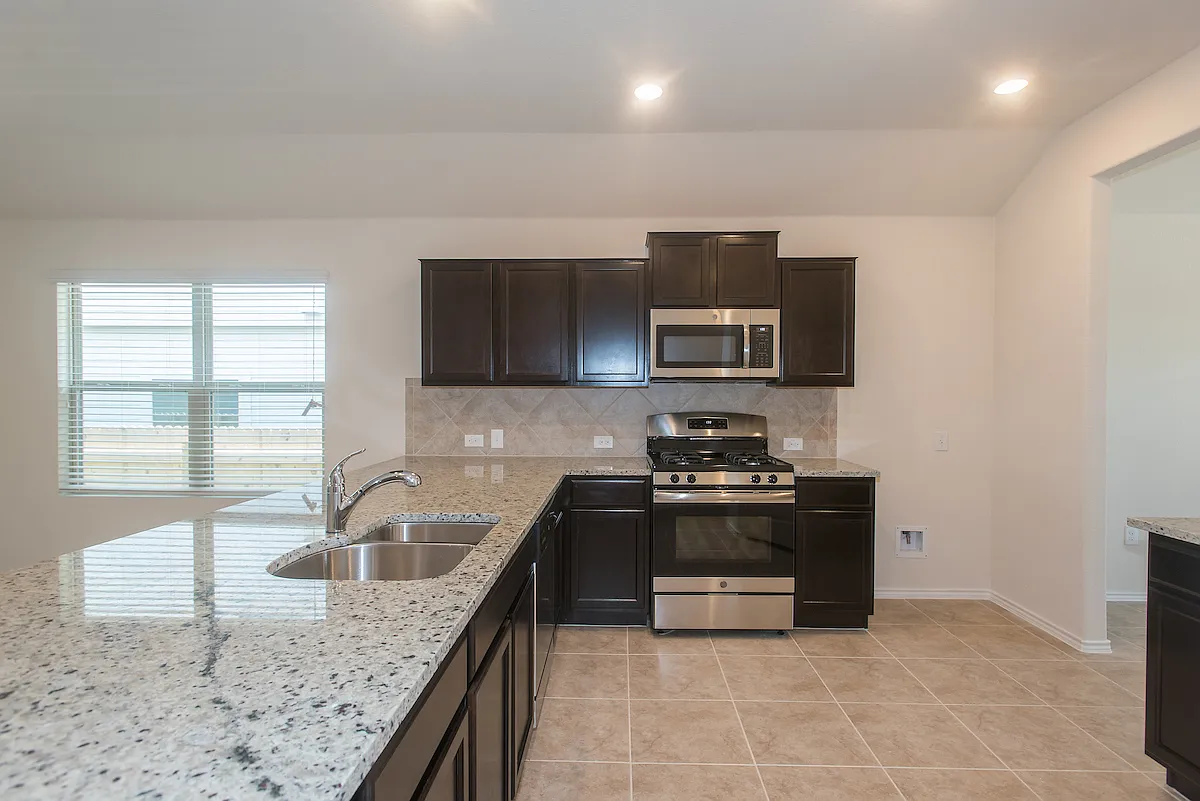 Updated Southeast Austin Single Story - Move In Ready! — Photo 4