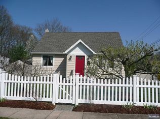 28 Magnolia Ave, Hillsdale, NJ 07642