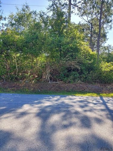 2nd image of 40 Woodborn Ln