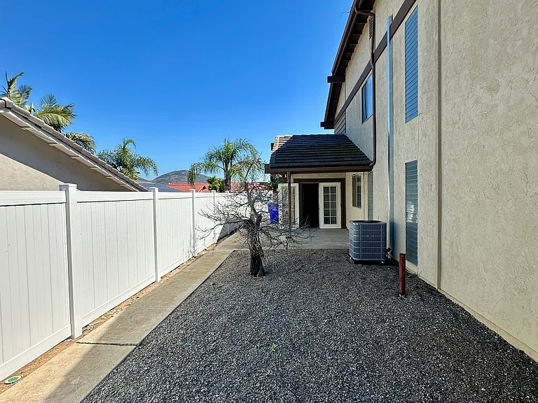 6566 Ridge Manor Ave — Photo 29