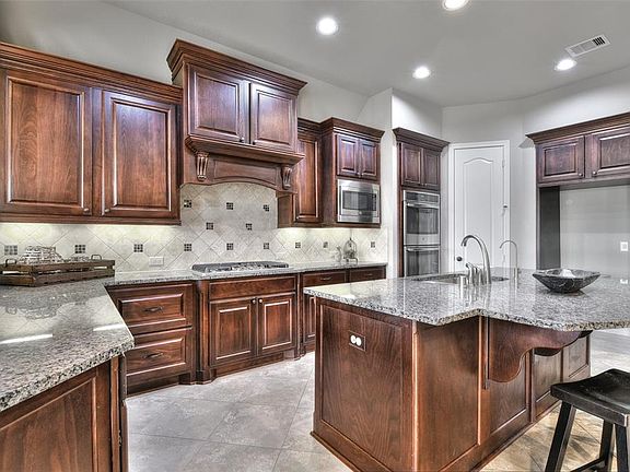 5th image of 5210 Kenton Place Ln