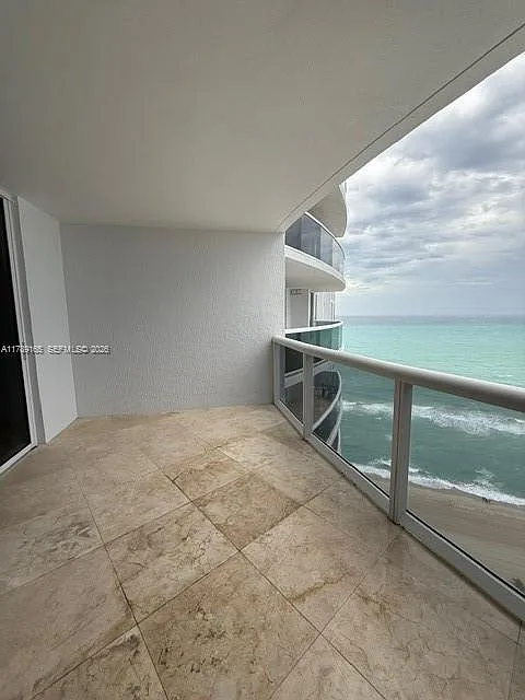 Ocean Three Condo — Photo 2