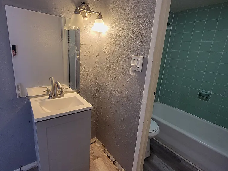 45 S Summit St #101 — Photo 3
