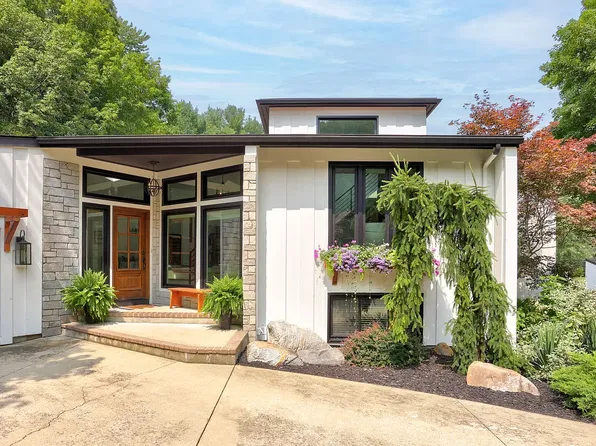 8435 S Beyer Rd, Birch Run, MI 48415