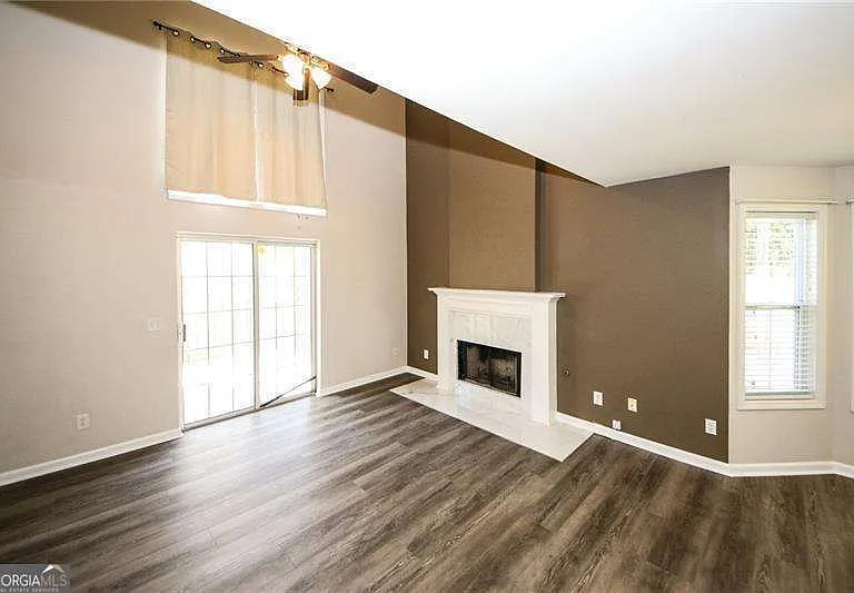 121 Stoneforest Dr — Photo 44