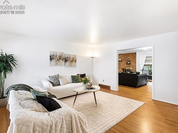 3rd image of 100 Ely St