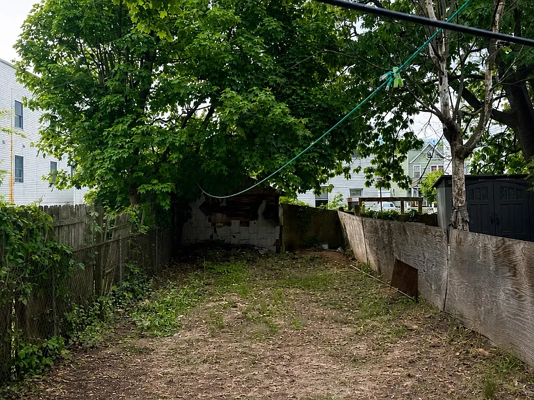 Mallory Ave — Photo 19