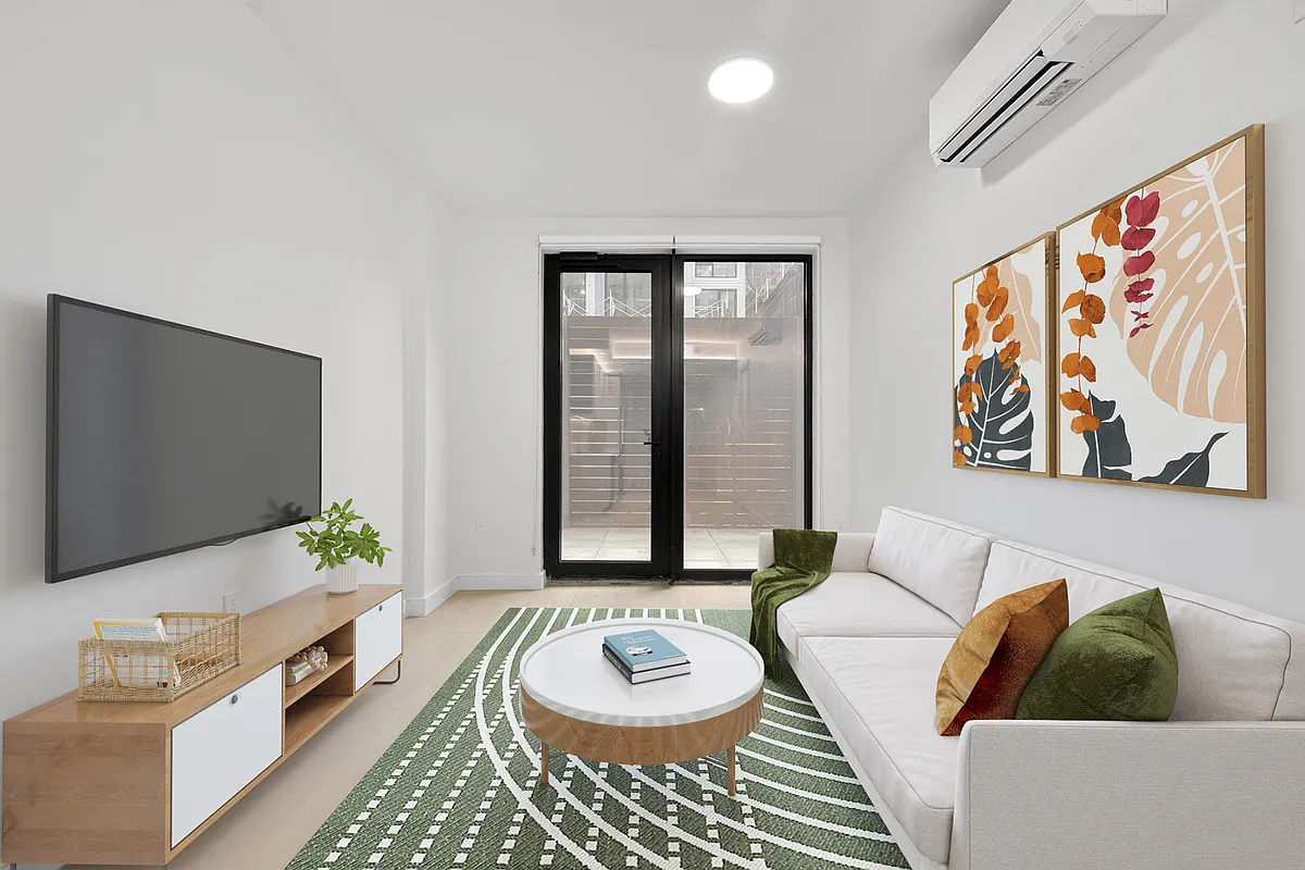 Building Photo - 555 W 45th St #1V