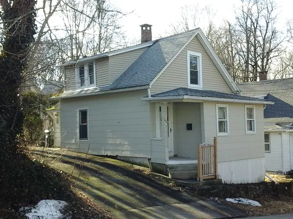 66 N Cliff St, Norwich, CT 06360