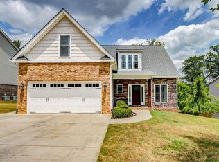 32 Benchmark Dr, Evington, VA 24550