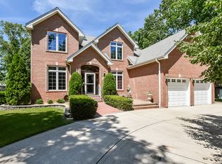 16W280 95th Pl, Burr Ridge, IL 60527