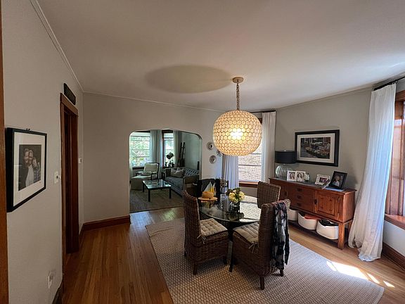3rd image of 3518 N Claremont Ave #1