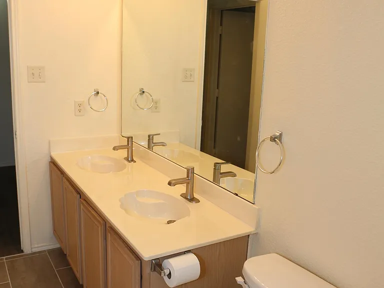 7305 Maplewood Dr — Photo 58