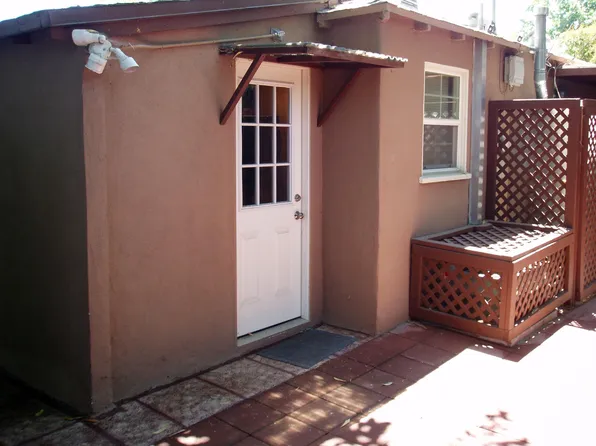 10809 Huston St, North Hollywood, CA 91601