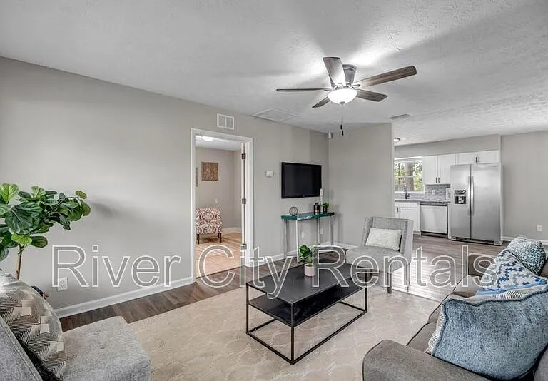743 Trambley Dr E — Photo 9