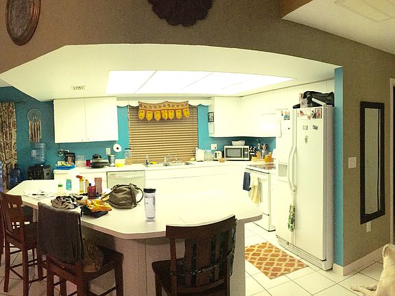 3rd image of 5841 Tahiti Dr
