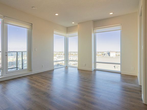 2nd image of 85 Quarry Way SE #D