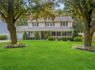 25 Elaine Dr, Stamford, CT 06902
