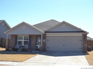 1614 W Seminole St, Skiatook, OK 74070