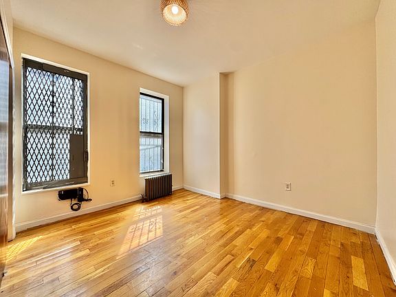 5th image of 79 Underhill Ave #1D