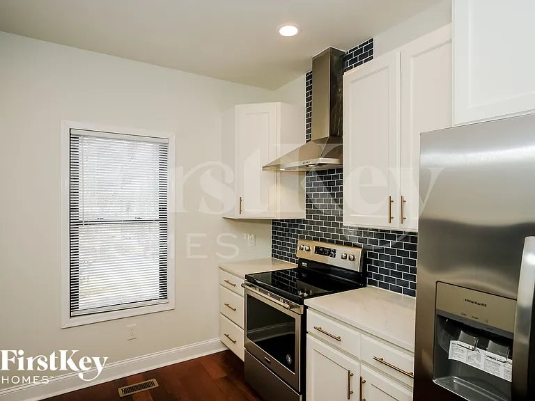 123 E End Ave — Photo 6