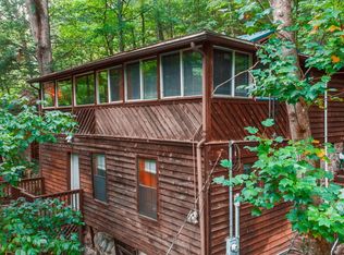 215 Lovers Ln, Townsend, TN 37882