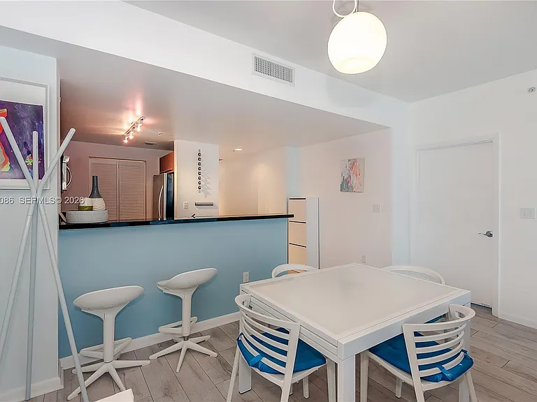 253 NE 2nd St #907 — Photo 4