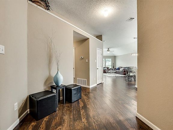 4th image of 4601 Barnhill Ln