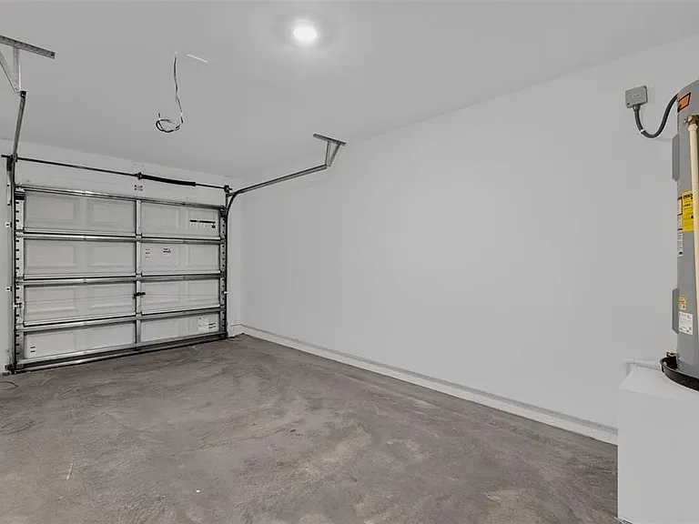 2424 Bevel Ln — Photo 26
